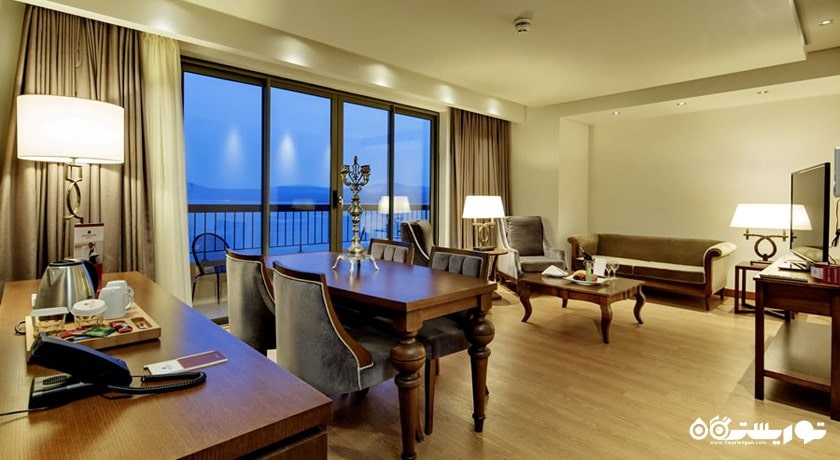 محوطه نشیمن ویلا اگزکیوتیو